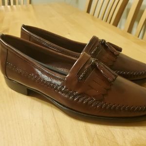 STACY ADAMS GENUINE BROWN LOAFERS SZ 10M